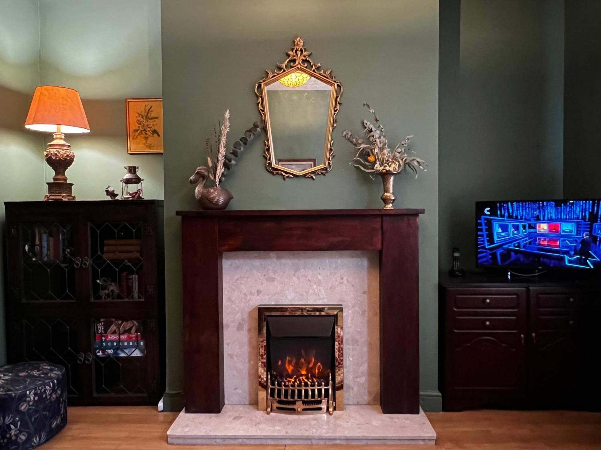Robin'S Hollow: 2Bd Home Near Wrexham Afc Экстерьер фото