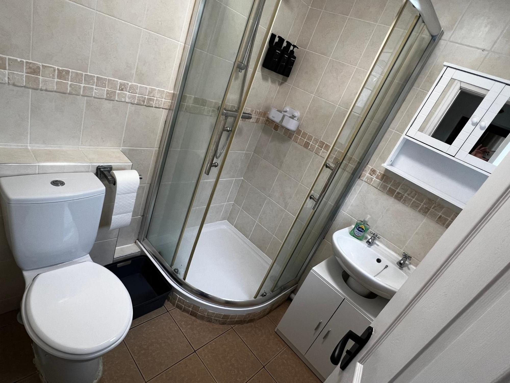 Robin'S Hollow: 2Bd Home Near Wrexham Afc Экстерьер фото