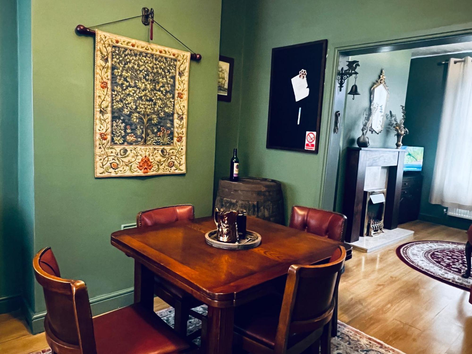Robin'S Hollow: 2Bd Home Near Wrexham Afc Экстерьер фото